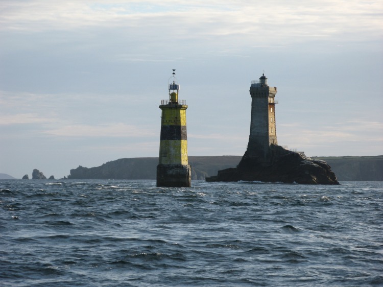 Le Phare la Vieille et la Tourelle Ouest la plate  la Pointe du Raz